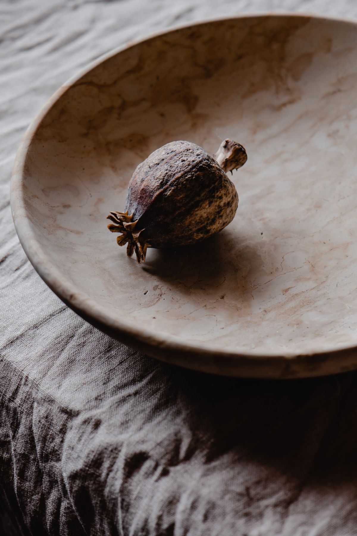 Chung Cư Wabi Sabi: 7 Bí Quyết Thiết Kế Căn Hộ Đẹp Chuẩn 2026 7 Chi tiết trang trí mộc mạc trong căn hộ chung cư Wabi Sabi