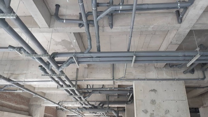 Điện Nước Biệt Thự Cao Cấp: Giải Pháp Thi Công Tối Ưu Cho Không Gian Sống 3 Hệ thống ống kỹ thuật điện nước cho biệt thự cao cấp thi công âm trần