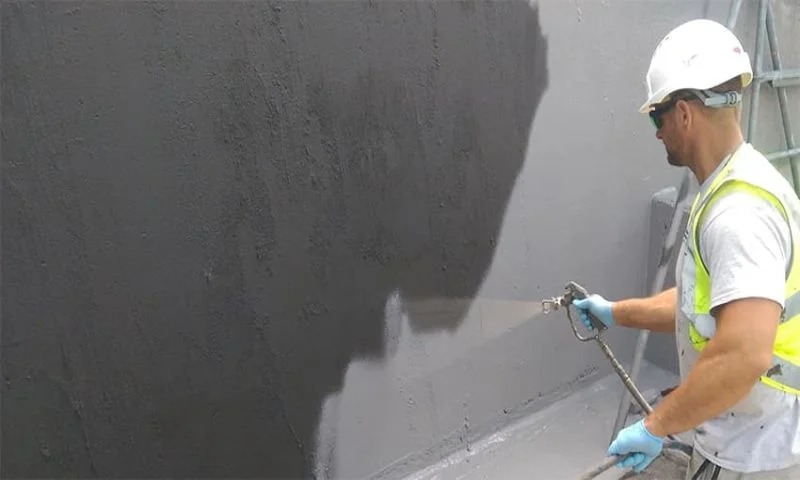 TOP 10+ Sơn Chống Thấm Ngoài Trời Loại Nào Tốt Nhất Hiện Nay? 4 Thi công sơn chống thấm ngoài trời bằng súng phun chuyên dụng