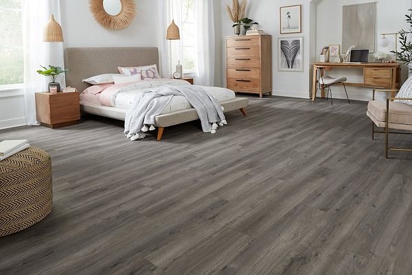 Sàn Gỗ Biệt Thự Và Giải Pháp Sàn Gỗ Chịu Ẩm Bền Đẹp 4 sàn gỗ biệt thự chịu ẩm màu xám cho phòng ngủ